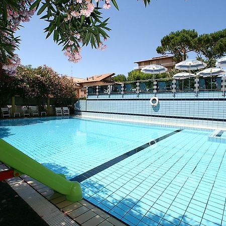 Hotel Antares Cervia Exterior foto