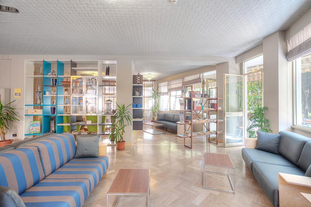 Hotel Antares Cervia Exterior foto